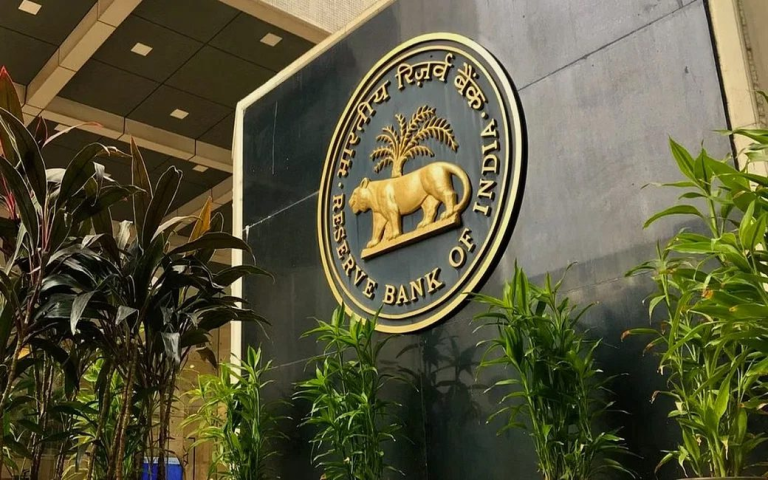 RBI Monetary Policy: सरकारी सिक्योरिटीज में निवेश करना अब होगा आसान,RBI रीटेल इन्वेस्टर्स भागीदारी के लिए लाएगा मोबाइल ऐप