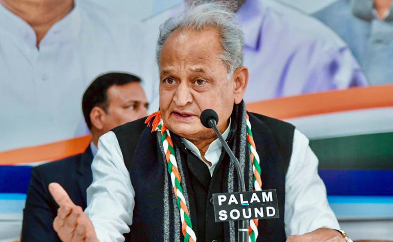 Lok Sabha Election 2024 : कांग्रेस घोषणापत्र को लेकर PM मोदी के बयान पर पूर्व सीएम अशोक गहलोत का पलटवार,कह डाली ये बड़ी बात,पढ़ें क्या कहा ?