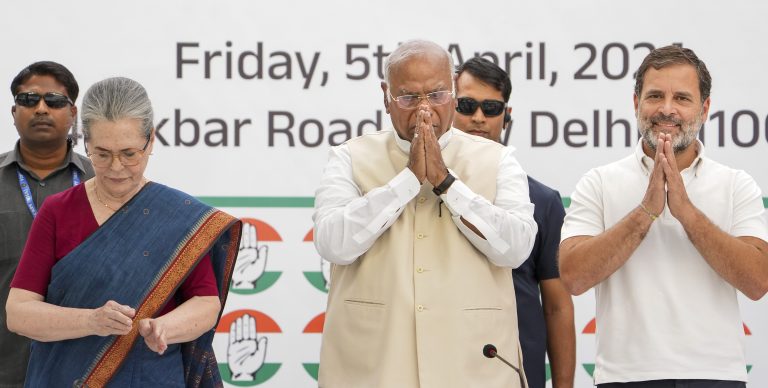 कैसा लगा कांग्रेस का घोषणापत्र,राहुल गांधी मांग रहे जनता से राय,Video जारी कर की ये अपील