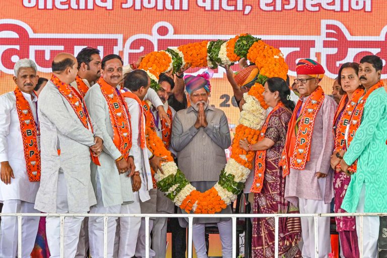 लोकसभा चुनाव: पुष्कर में पीएम मोदी ने की रैली, कांग्रेस पर गरजे प्रधानमंत्री, बोले- उनका घोषणा पत्र झूठ का पुलिंदा