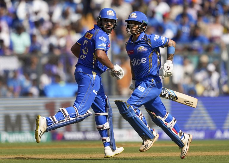 IPL 2024,MI Vs DC:दिल्ली कैपिटल्स को मिला 235 रन का लक्ष्य, रोहित शर्मा ने तोड़ा महेंद्र सिंह धोनी का ये रिकॉर्ड,जानें अपडेट