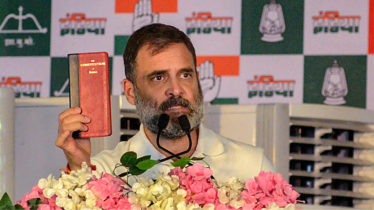 Rahul Gandhi in Jharkhand : राहुल गांधी ने PM Modi पर साधा निशाना,कहा-‘मोदी ने 10 साल में 22 लोगों को अरबपति बनाया, हम करोड़ों लोगों को लखपति बनाएंगे,पढ़ें और क्या कहा ?