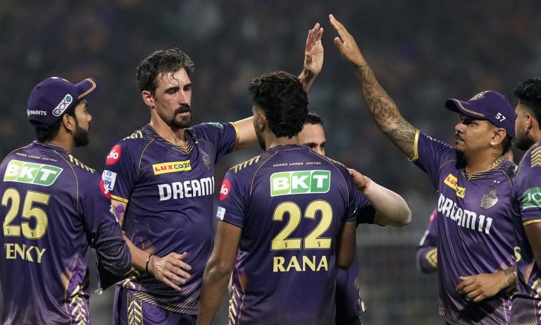 कोलकाता नाइट राइडर्स ने मुंबई इंडियंस को 24 रन से हराया, 12 साल बाद वानखेड़े में हुआ करिश्मा