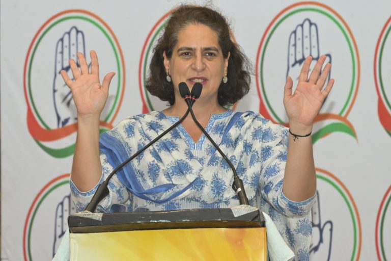 Lok Sabha Election 2024 : प्रियंका गांधी ने केंद्र सरकार पर साधा निशाना,बोलीं-‘प्रगति केवल टीवी पर दिख रही’,लोगों के जीवन में नहीं’,जानें और क्या कहा ?