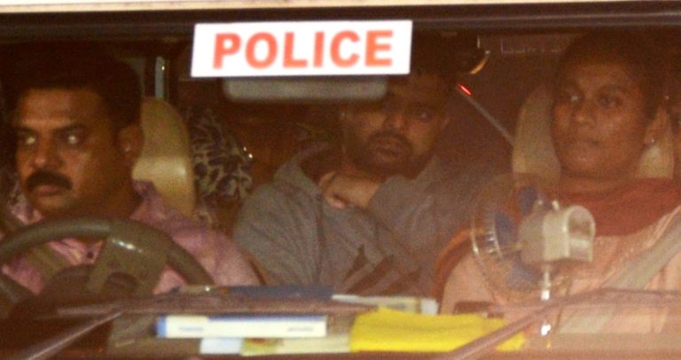 Prajwal Revanna : सेक्स स्कैंडल में फंसे प्रज्वल रेवन्ना जर्मनी से लौटे बेंगलुरू,एयरपोर्ट पर SIT ने किया गिरफ्तार