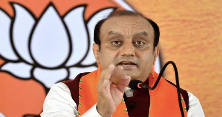 आरक्षण को लेकर लालू यादव के बयान पर BJP ने साधा निशाना,कहा-‘इंडिया गठबंधन संविधान बदलकर मुसलमानों को आरक्षण दे देगा’
