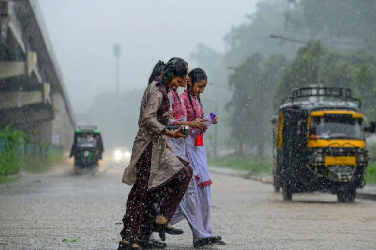 Rajasthan Weather Update : राजस्थान के कुछ स्थानों पर मॉनसूनी बारिश का सिलसिला जारी, जानें अगले 2 दिन मौसम का हाल ?