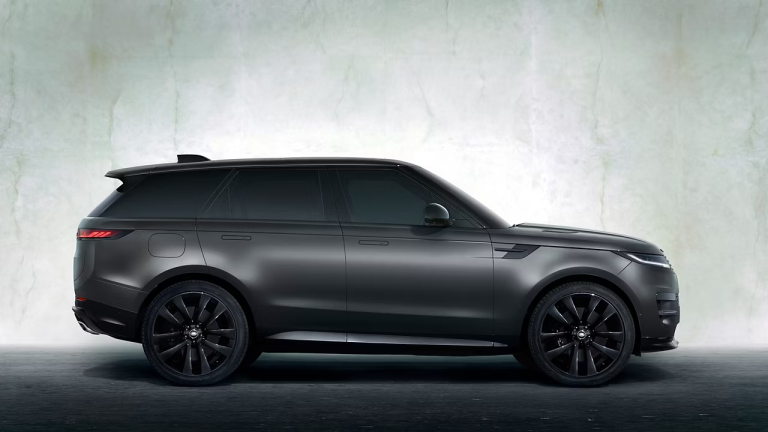 Tata Motors ने स्थानीय रूप से मैन्युफैक्चर्ड Range Rover Sport की सप्लाई की शुरू, अब इतनी है कार की एक्स शोरूम कीमत