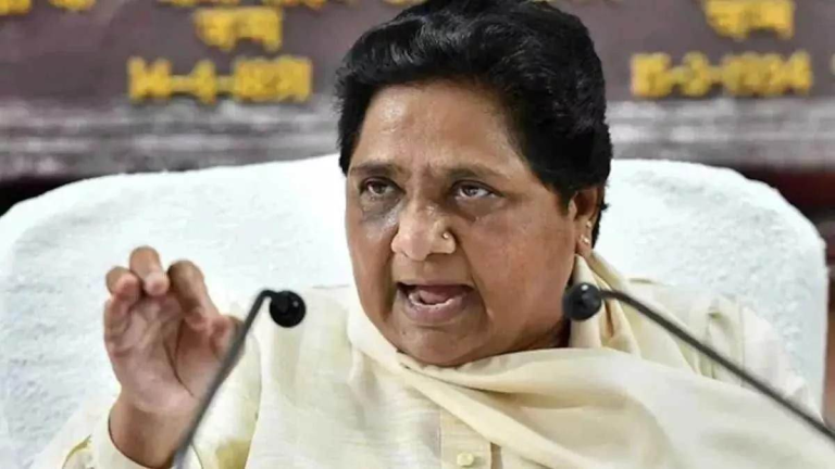 UP Politics : मायावती ने योगी सरकार को दी सलाह, बोलीं-‘बुलडोजर राजनीति’ छोड़कर जंगली जानवरों से निपटने की रणनीति बनाए ‘