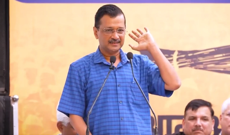 Arvind Kejriwal News: केजरीवाल कल दे सकते CM पद से इस्तीफा, मंगलवार शाम 4.30 बजे उपराज्यपाल से करेंगे मुलाकात
