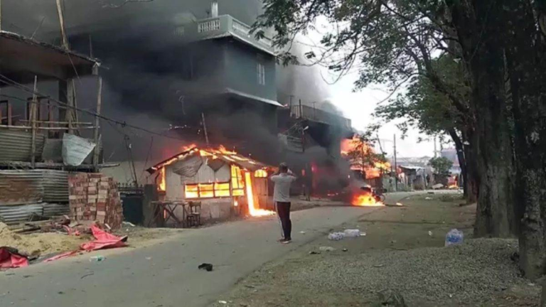 मणिपुर के मंत्री काशिम वशुम बाल-बाल बचे, आवास पर हुआ ग्रेनेड अटैक, कोई हताहत नहीं