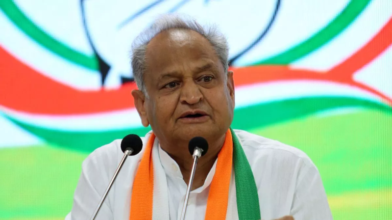पूर्व सीएम अशोक गहलोत ने याद दिलाई मोदी की यह गारंटी,पूछा- जनता जानना चाहती है कब होगी पूरी ?