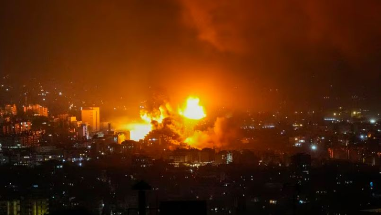 Israel-Beirut strikes: इजराइल का बेरूत में भीषण हवाई हमला, लेबनान-सीरिया के बीच मुख्य सड़क संपर्क कटा