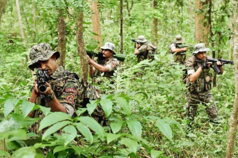 Chhattisgarh Naxal Encounter: छत्तीसगढ़ के नारायणपुर में सुरक्षाबलों के साथ मुठभेड़ में 7 नक्सली ढेर, AK-47 सहित कई हथियार बरामद