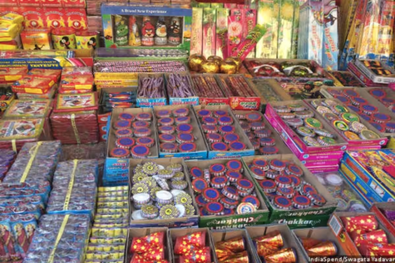 Firecrackers Ban in Delhi: दिवाली पर दिल्ली वाले इस बार भी नहीं फोड़ पाएंगे पटाखे, दिल्ली सरकार ने 1 जनवरी तक लगाया प्रतिबंध