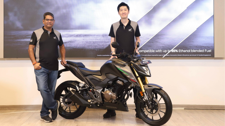 Honda ने लॉन्च की Flex Fuel से चलने वाली बाइक CB300F, जानें कितनी कीमत से लेकर फीचर्स तक सारी डिटेल्स