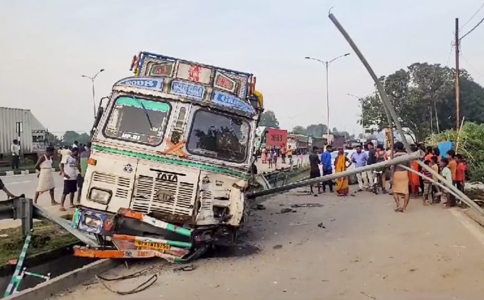 Mirzapur Road Accident: