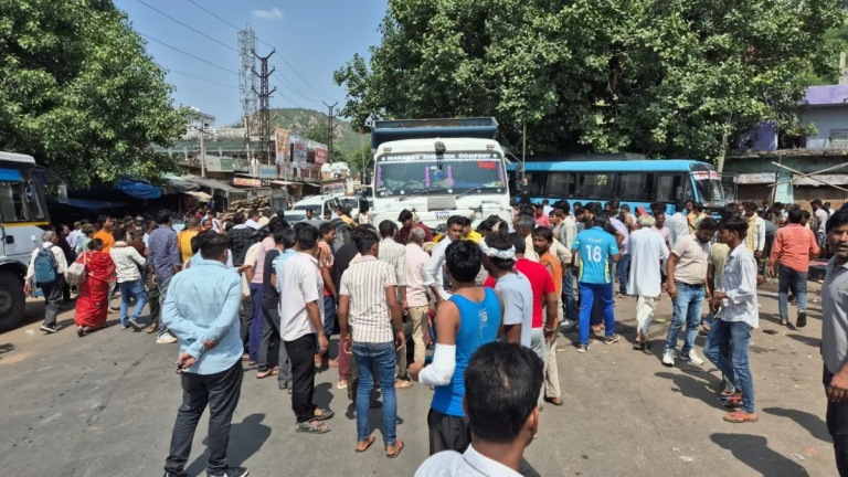 Dausa Accident News: राजस्थान के दौसा में बड़ा सड़क हादसा, डंपर ने कई लोगों को रौंदा, 5 की मौत, 10 गंभीर रूप से घायल