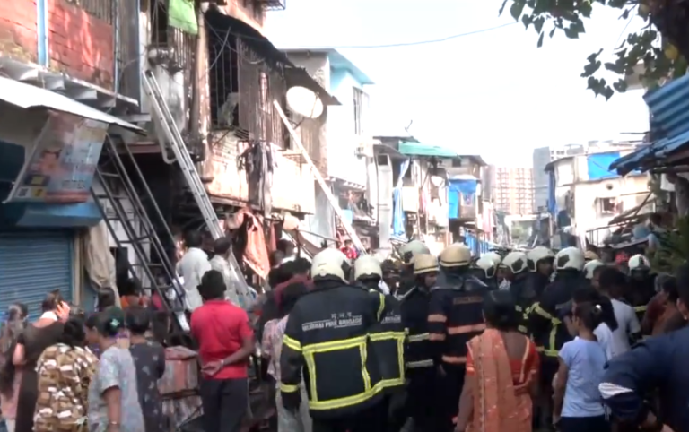 Mumbai Fire News: मुंबई के चेंबूर इलाके में बड़ा हादसा, दुकान में आग लगने से एक ही परिवार के 7 लोगों की मौत