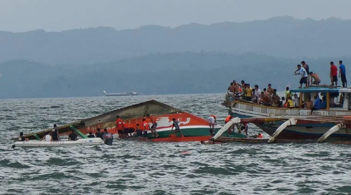 boat sinking in Myanmar