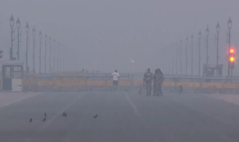 Delhi Pollution: दिल्ली में बढ़ते प्रदूषण के स्तर को लेकर आप सरकार का बड़ा फैसला, 50 प्रतिशत कर्मचारी घर से करेंगे काम