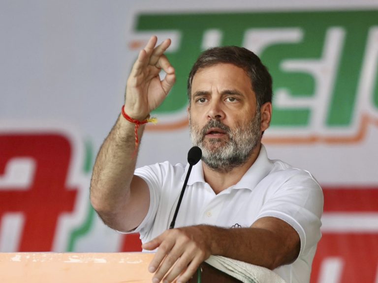 देश में इस समय दो विचारधाराएं, हम संविधान के रक्षक तो वे खत्म करने वाले, भाजपा आदिवासियों से जल, जंगल, जमीन छीनना चाहती है : राहुल गांधी