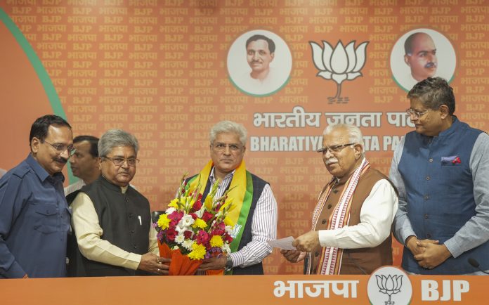 Kailash Gahlot joins BJP