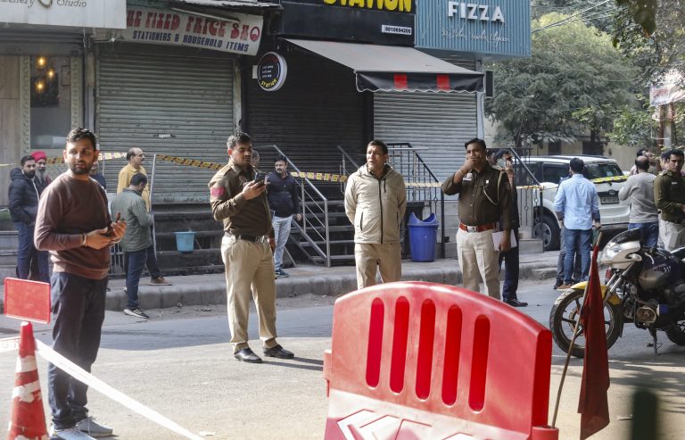 Delhi Blast: दिल्ली के प्रशांत विहार में धमाका, एक शख्स हुआ घायल, इलाके की घेराबंदी की गई