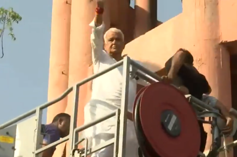 SI भर्ती: परीक्षा रद्द करने की मांग को लेकर टंकी पर चढ़े दोनों युवक उतरे, किरोड़ी लाल मीणा की समझाइश से बनी बात