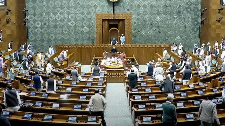 Parliament Winter Session: अडानी और संभल हिंसा के मुद्दे पर गतिरोध बरकरार, लोकसभा की कार्यवाही 12 बजे तक स्थगित