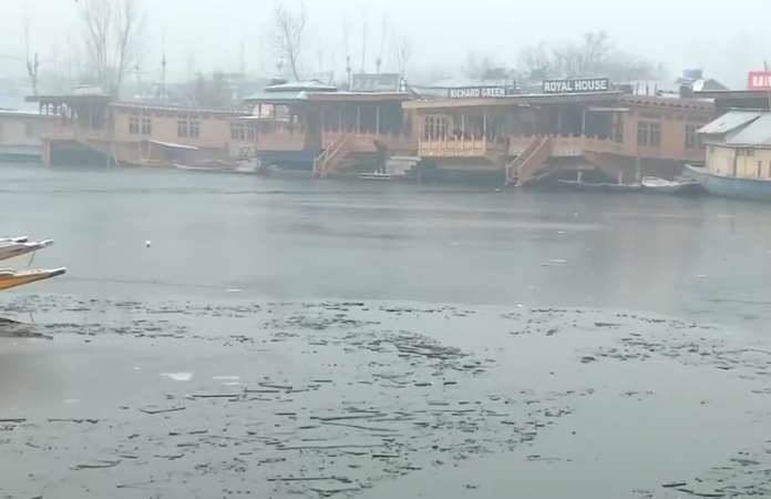 Snowfall In Kashmir