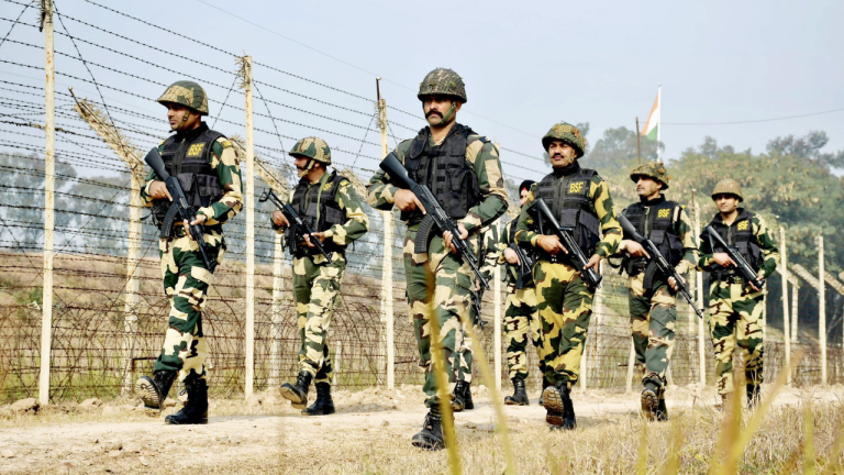 BSF GD Constable Recruitment: बीएसएफ में स्पोर्ट्स कोटे में GD कांस्टेबल की निकली वैकेंसी, एजुकेशन, शैक्षणिक योग्यता समेत देखें पूरी डिटेल्स