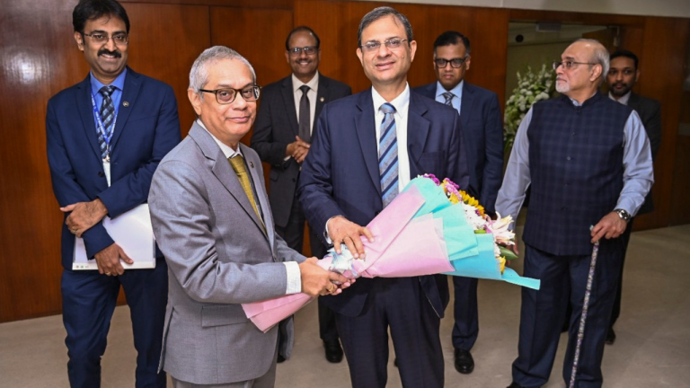 RBI New Governor: संजय मल्होत्रा ​​ने RBI के 26वें गवर्नर के रूप में संभाला कार्यभार, इन बड़ी चुनौतियों का करना होगा सामना