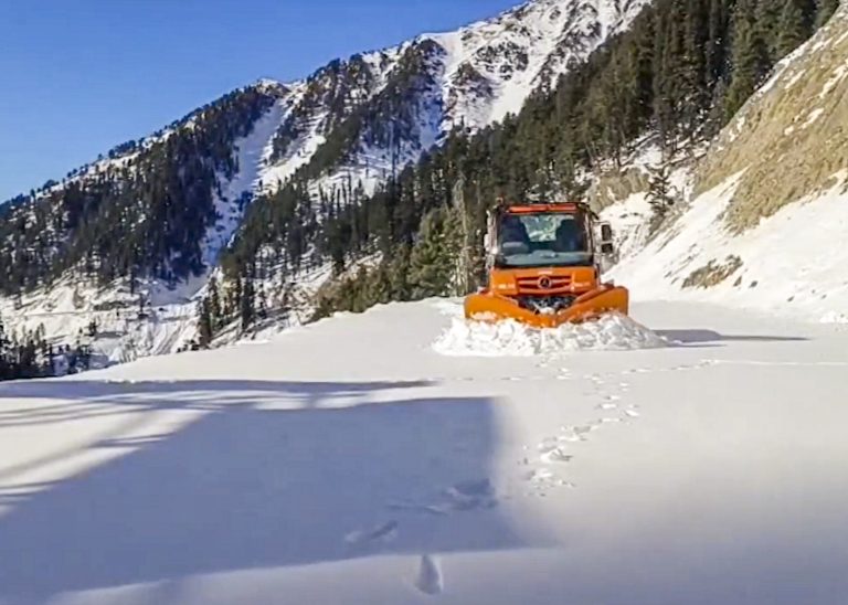 Jammu Kashmir Weather: जम्मू कश्मीर में शीतलहर ने पकड़ी रफ्तार, गुलमर्ग में माइनस 11.5 डिग्री तापमान, अगले 7 दिन कैसा रहेगा मौसम, जानें
