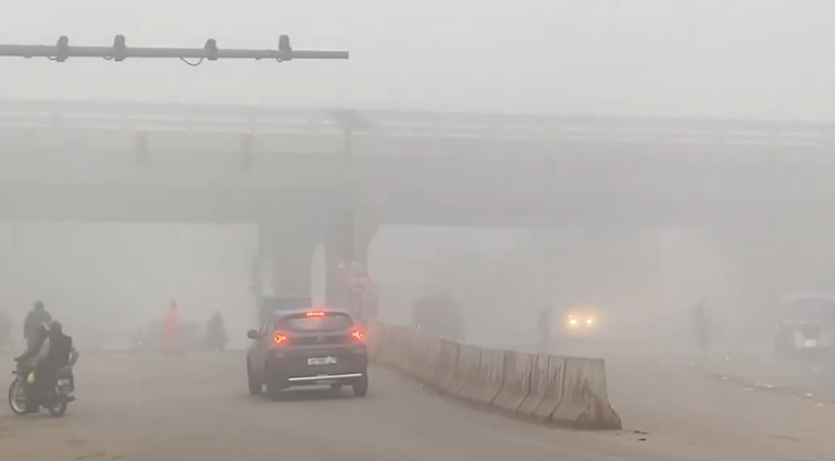 Rajasthan Weather Update: राजस्थान में बारिश के बाद सर्दी के तीखे तेवर, कई जगह छाया घना कोहरा, जानें आने वाले दिनों में कैसा रहेगा मौसम ?