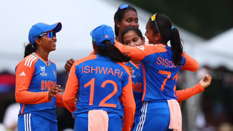 U19 Women T20 World Cup 2025: इंग्लैंड को 9 विकेट से हराकर फाइनल में पहुंची टीम इंडिया, दक्षिण अफ्रीका से होगा खिताबी मुकाबला