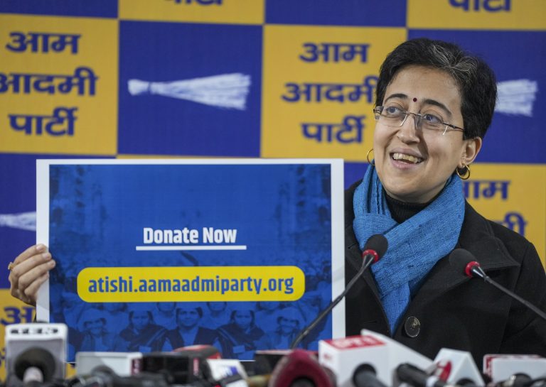 Delhi Election 2025: मुख्यमंत्री आतिशी ने चुनाव लड़ने के लिए मांगा चंदा, क्राउड फंडिंग लिंक किया शेयर, बताया कितने लाख रुपए की जरूरत