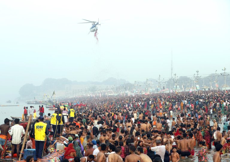 Maha kumbh 2025 Last Snan: महाशिवरात्रि पर महाकुंभ में उमड़ रहा आस्था का सैलाब, 60 लाख से अधिक श्रद्धालुओं ने लगाई संगम में डुबकी