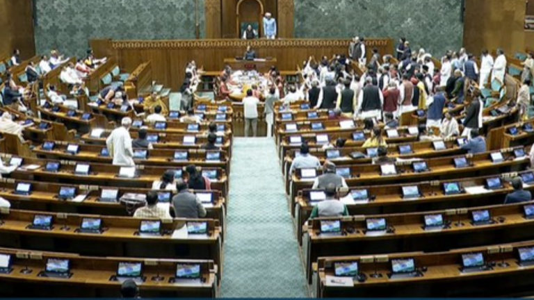 Parliament Budget Session: लोकसभा में विपक्ष के हंगामे पर स्पीकर ओम बिरला ने जताई नाराजगी, बोले-यह अच्छी परंपरा नहीं. आप सदस्यों का अधिकार छीनना चाहते हैं’