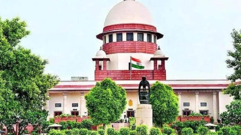 Supreme Court: ‘गलतफहमी में न रहें कि सीनियर एडवोकेट का नाम लेने पर…’, ऐसे नहीं चलेगा, सुप्रीम कोर्ट ने वकील को लगाई फटकार