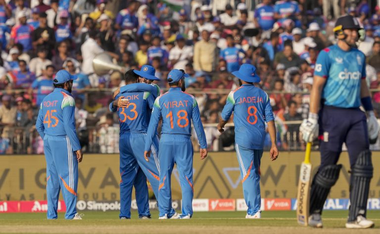 IND Vs ENG 2nd ODI: कटक में भारत को मिला 305 रनों का लक्ष्य, रूट और डकेट के ठोके अर्धशतक