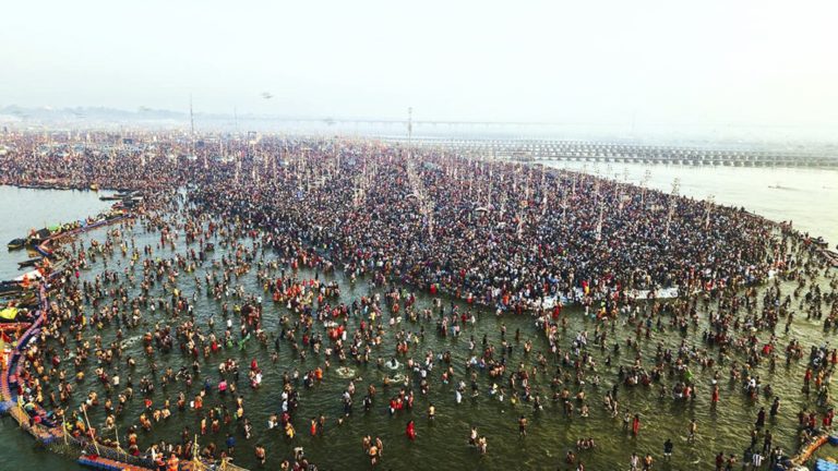 Mahakumbh 2025: महाकुंभ में माघी पूर्णिमा पर उमड़ा आस्था का सैलाब, सुबह 10 बजे तक 1.30 करोड़ लोगों ने लगाई संगम में डुबकी