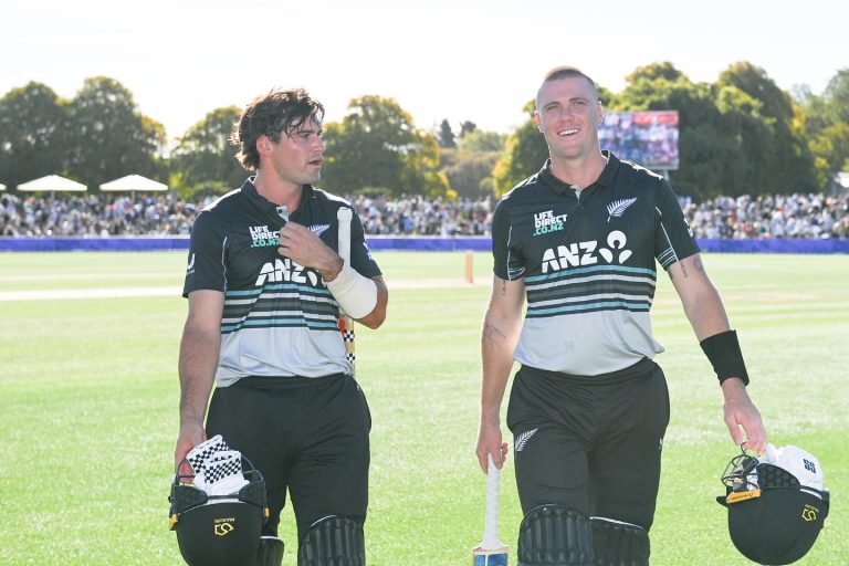 NZ vs PAK 1st T20: न्यूजीलैंड ने पहले टी20 में पाकिस्तान को बुरी तरह से रौंदा, 9 विकेट से जीत की हासिल