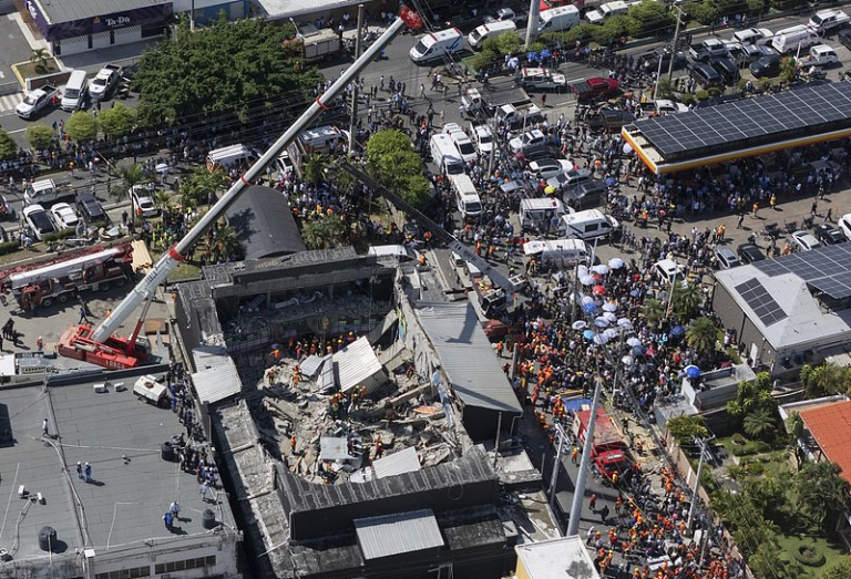 Dominican Nightclub Disaster: नाइटक्लब में चल रही थी पार्टी, अचानक गिरी छत, हादसे में 98 लोगों की मौत, 160 घायल