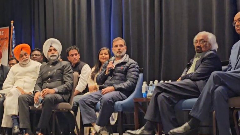 Rahul Gandhi on ECI: राहुल गांधी ने अमेरिका में चुनाव आयोग की निष्पक्षता पर फिर उठाए सवाल, बोले ‘समझौता कर लिया है’, सिस्टम में कुछ गड़बड़ है’, महाराष्ट्र चुनाव का किया जिक्र