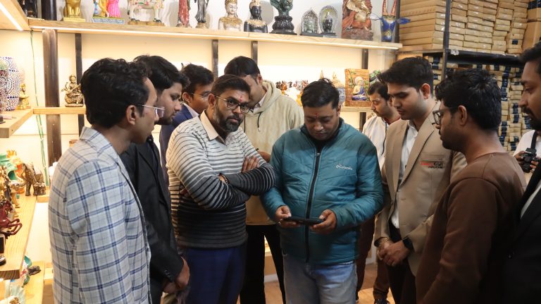 From Local Markets to Global Success : How Saumic Craft is Transforming Handicraft Sales!