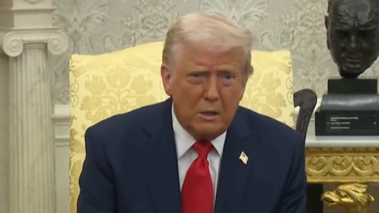Trump Tariff: डोनाल्ड ट्रंप ने ऑटो टैरिफ में दिए राहत के संकेत, वाहन शुल्क पर लग सकती है अस्थायी रोक
