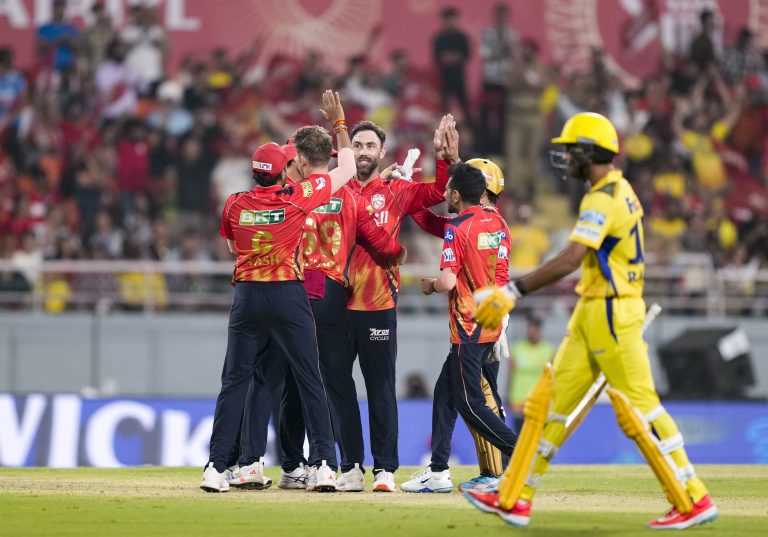 PBKS vs CSK: पंजाब किंग्स के इस खिलाड़ी पर BCCI ने ठोका जुर्माना, आचार संहिता के उल्लंघन पर एक डिमेरिट अंक भी जोड़ा