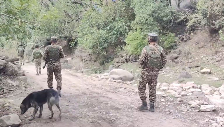 Jammu-Kashmir के पुंछ में आतंकवादियों और सुरक्षा बलों के बीच मुठभेड़, एक जवान घायल, सर्च ऑपरेशन जारी
