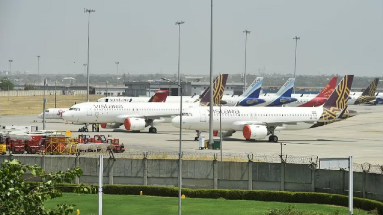 Delhi Airport : विमानों का परिचालन सामान्य, DIAL ने जारी की एडवाइजरी, कहा-‘हवाई क्षेत्र के बदलते परिदृश्य के चलते कुछ उड़ानें प्रभावित हो सकती हैं’